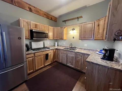Kitchen - 1100 Kit Carson Rd, Westcliffe, CO 81252 photo 2 of 3