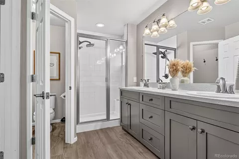 Bath - 16195 E Warner Dr, Denver, CO 80239 photo 1 of 2