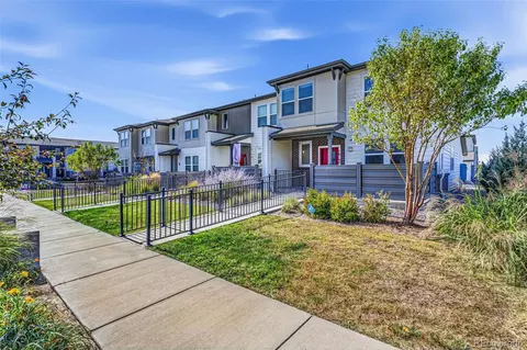 Exterior - 16195 E Warner Dr, Denver, CO 80239 photo 3 of 4