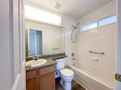 Bath - 7174 High St, Longmont, CO 80504 photo 2 of 3