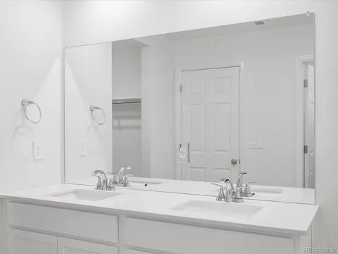 Bath - 21117 E 65th Ave, Aurora, CO 80019 photo 4 of 5