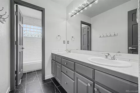 Bath - 4624 S Hampton Cir, Boulder, CO 80301 photo 5 of 5
