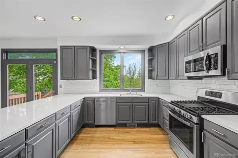 Kitchen - 4624 S Hampton Cir, Boulder, CO 80301 photo 2 of 5