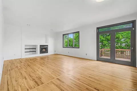Living - 4624 S Hampton Cir, Boulder, CO 80301 photo 6 of 8