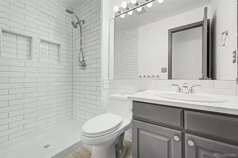 Bath - 4624 S Hampton Cir, Boulder, CO 80301 photo 1 of 5