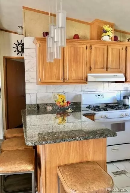 1915 Carson St, Aurora, CO 80011
