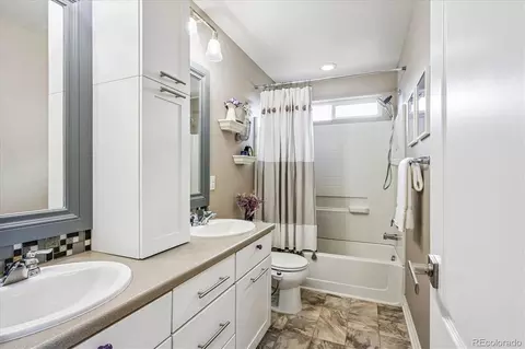 Bath - 11053 E 28th Pl, Denver, CO 80238 photo 4 of 5