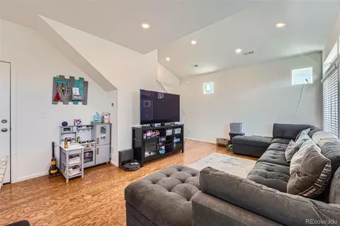 26258 E Maple Dr, Aurora, CO 80018 photo 4