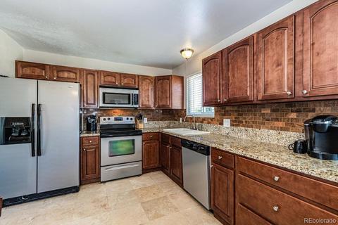 4335 S Eagle Cir, Aurora, CO 80015 photo 8