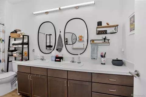 Bath - 8475 E 36th Ave #221, Denver, CO 80238 photo 1 of 2