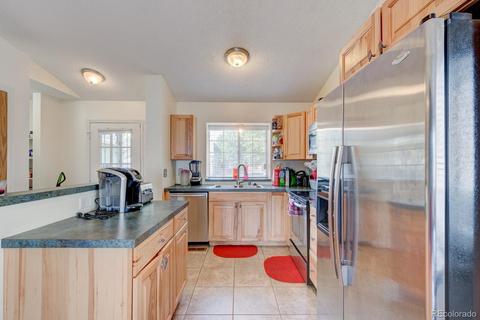 18767 E Carmel Cir, Aurora, CO 80011 photo 2