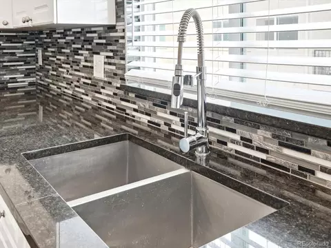 Kitchen - 14044 E Temple Dr, Aurora, CO 80015 photo 4 of 6