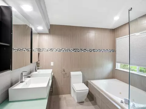 Bath - 14044 E Temple Dr, Aurora, CO 80015 photo 3 of 11