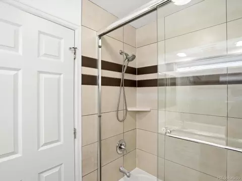 Bath - 14044 E Temple Dr, Aurora, CO 80015 photo 9 of 11