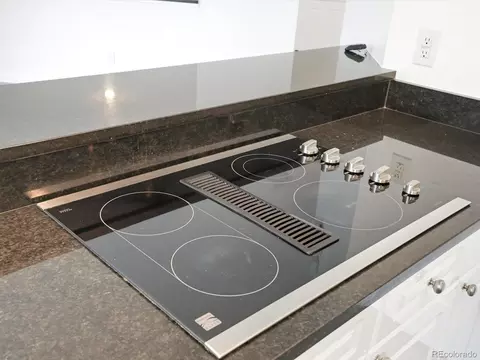Kitchen - 14044 E Temple Dr, Aurora, CO 80015 photo 5 of 6