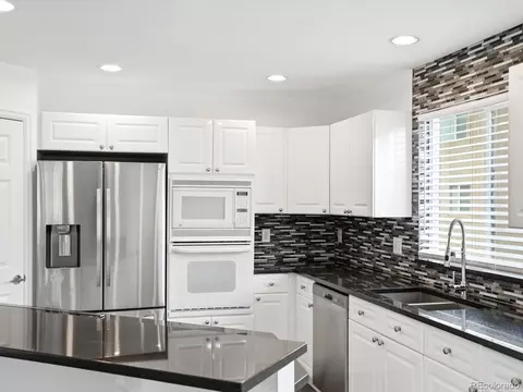 Kitchen - 14044 E Temple Dr, Aurora, CO 80015 photo 2 of 6