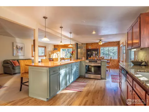 747 Logan Mill Rd, Boulder, CO 80302 photo 2