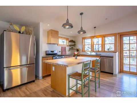 426 Park St, Lyons, CO 80540 photo 4