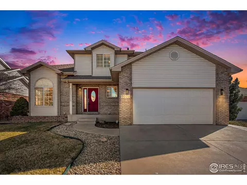 2038 Falcon Dr, Longmont, CO 80503