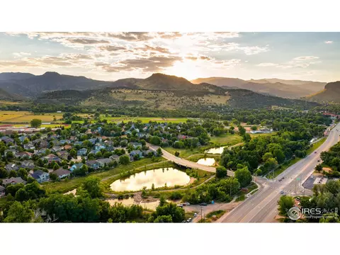 310 Mcconnell Dr, Lyons, CO 80540 photo 2