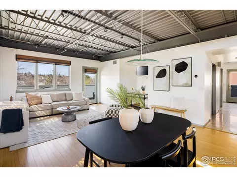 1637 Pearl St #304, Boulder, CO 80302