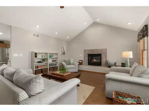5212 Foothills Dr, Berthoud, CO 80513 photo 4