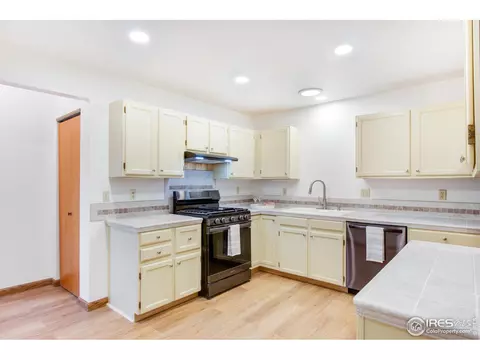 4240 Pin Oak Dr, Loveland, CO 80538