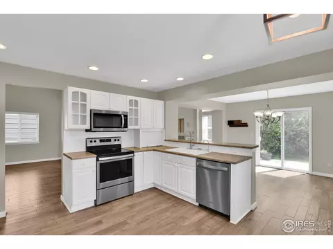 10405 Devonshire St, Longmont, CO 80504 photo 7