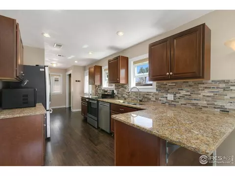 1002 N 4th St, Berthoud, CO 80513 photo 2
