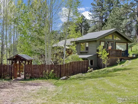 417 Dunraven Glade Rd, Glen Haven, CO 80532