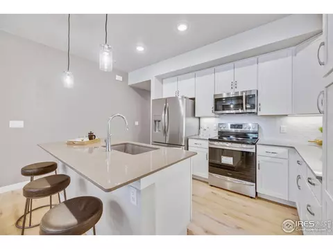 390 High Point Dr #A-107, Longmont, CO 80504