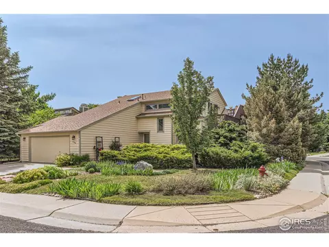 200 Lois Cir, Louisville, CO 80027