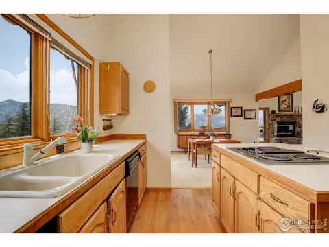 92 Hillside Ct, Boulder, CO 80302 photo 14