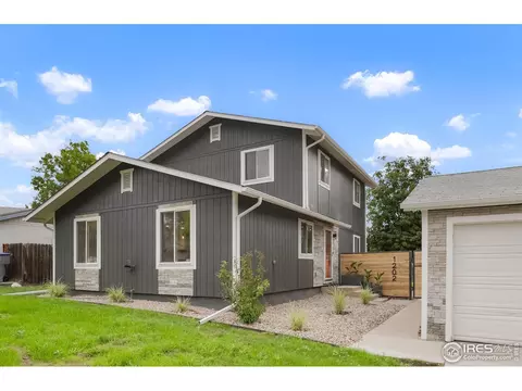 1202 Kinnikinnick Ct, Longmont, CO 80504