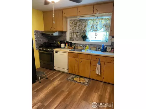 826 E 1st St, Wray, CO 80758 photo 2