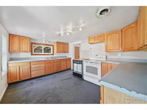 703 Douglas St, Sterling, CO 80751 photo 4
