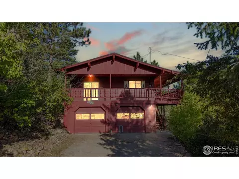 567 Apple Valley Rd, Lyons, CO 80540