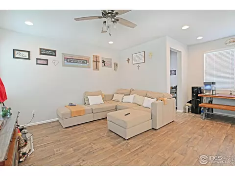 15997 Elk Pl, Denver, CO 80239 photo 7