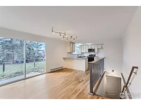 8021 Brook Hollow Ct, Boulder, CO 80301 photo 2