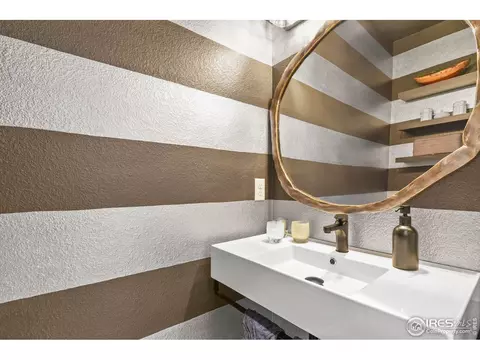 327 E Simpson St, Lafayette, CO 80026 photo 5