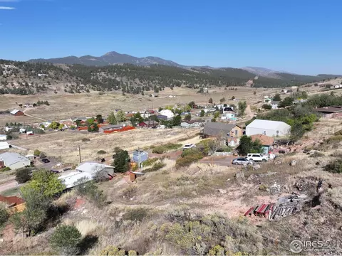 300 Wark Ave, Berthoud, CO 80513 photo 4