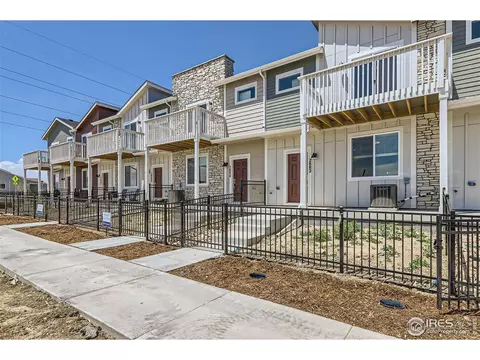 2834 S Flat Cir, Longmont, CO 80503