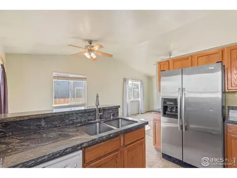 281 E Mountain Ash St, Milliken, CO 80543 photo 9