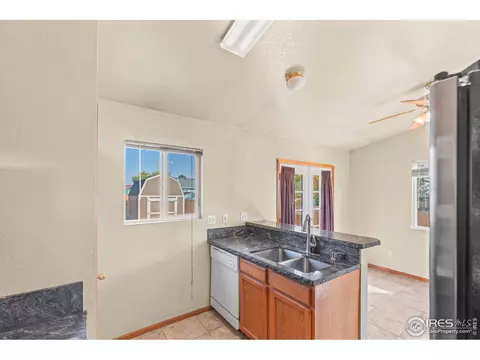281 E Mountain Ash St, Milliken, CO 80543 photo 10