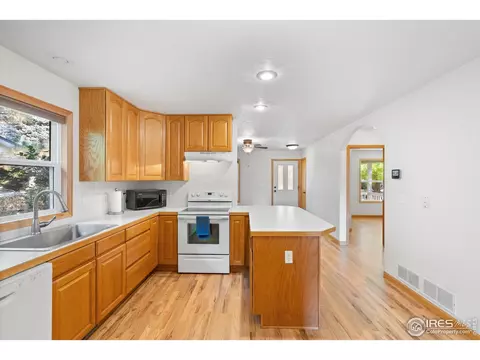 215 E Iowa Ave, Berthoud, CO 80513 photo 17