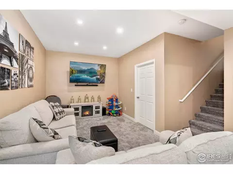 968 Winona Cir, Loveland, CO 80537