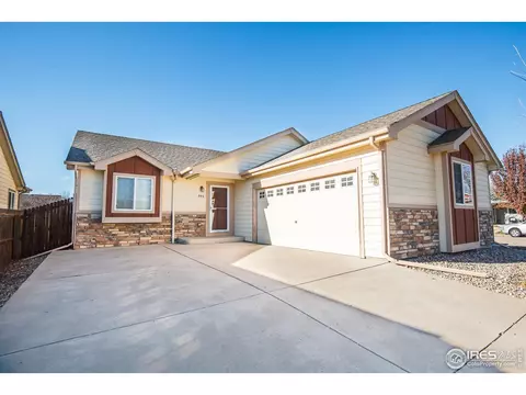 993 Centaurus Pl, Loveland, CO 80537