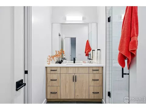 Bath - 2125 Vine Ave, Boulder, CO 80304 photo 6 of 8