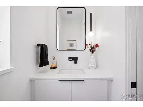 Bath - 2125 Vine Ave, Boulder, CO 80304 photo 1 of 8