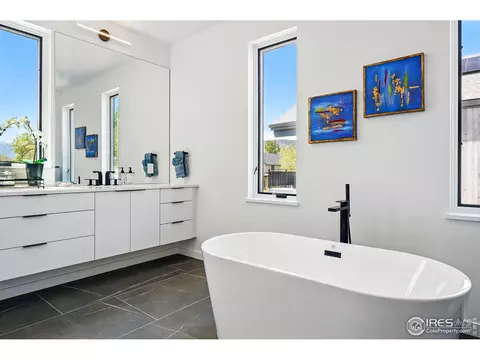 Bath - 2125 Vine Ave, Boulder, CO 80304 photo 4 of 8